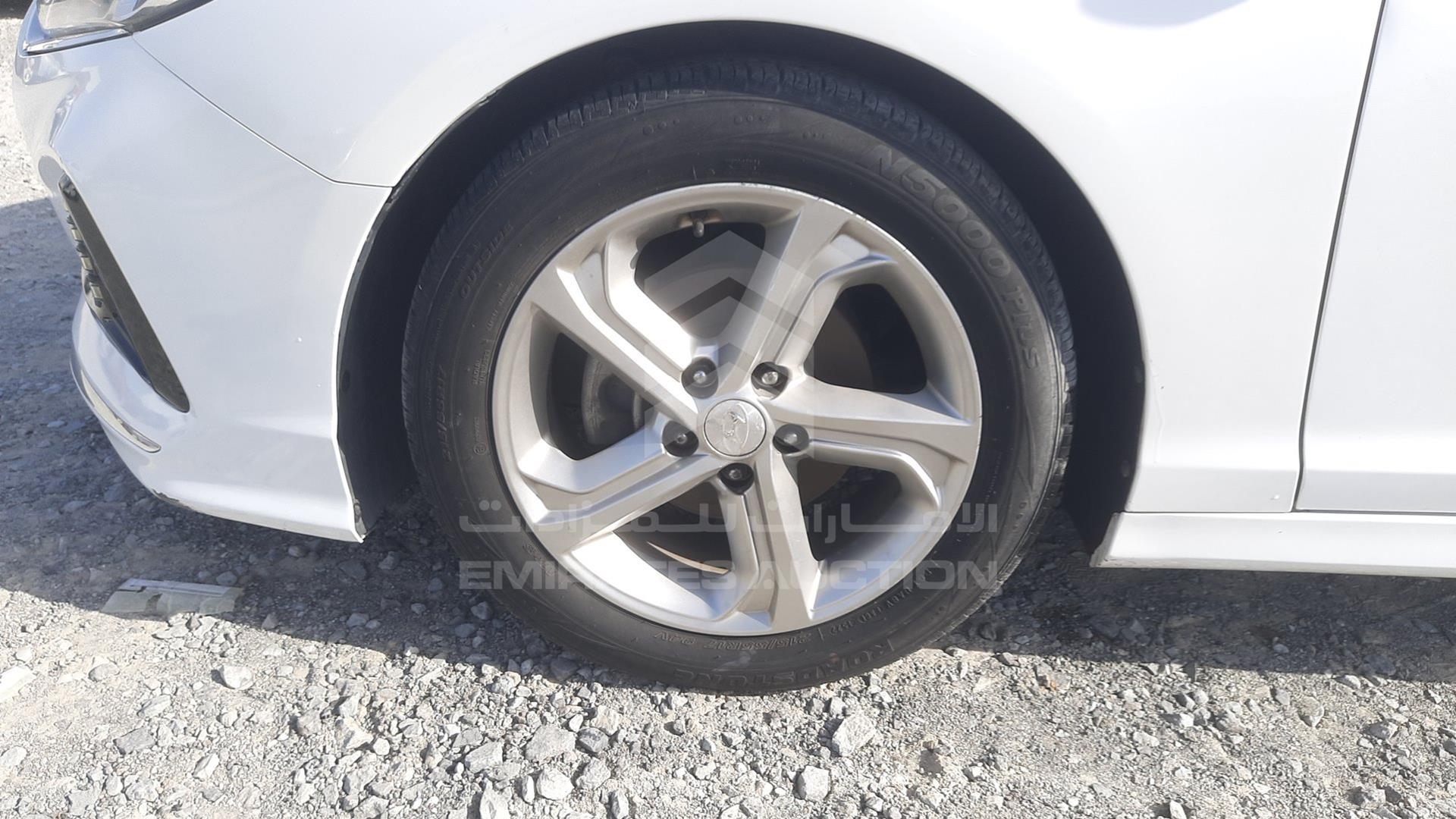 2018 HYUNDAI SONATA VIN: KMHE241G1JA419355