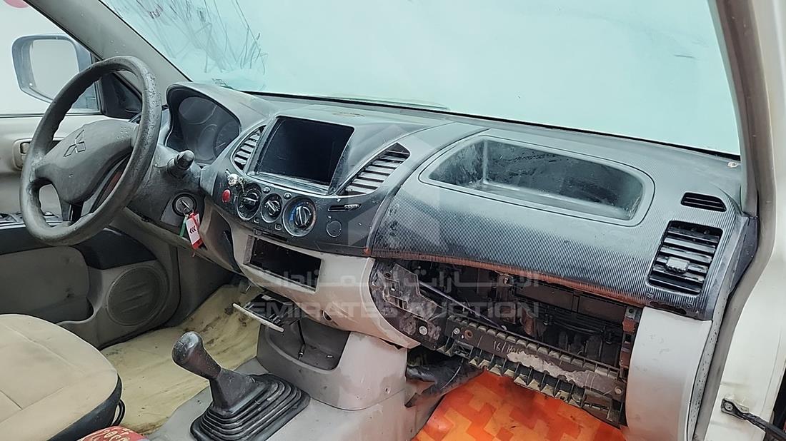 2008 Mitsubishi L 200 — Front Right Passenger Dashboard View — Photo 28