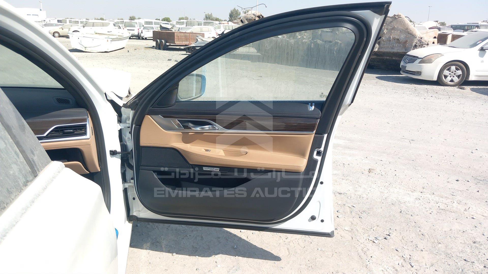 2016 BMW 730 VIN: WBA7E010XGG560458