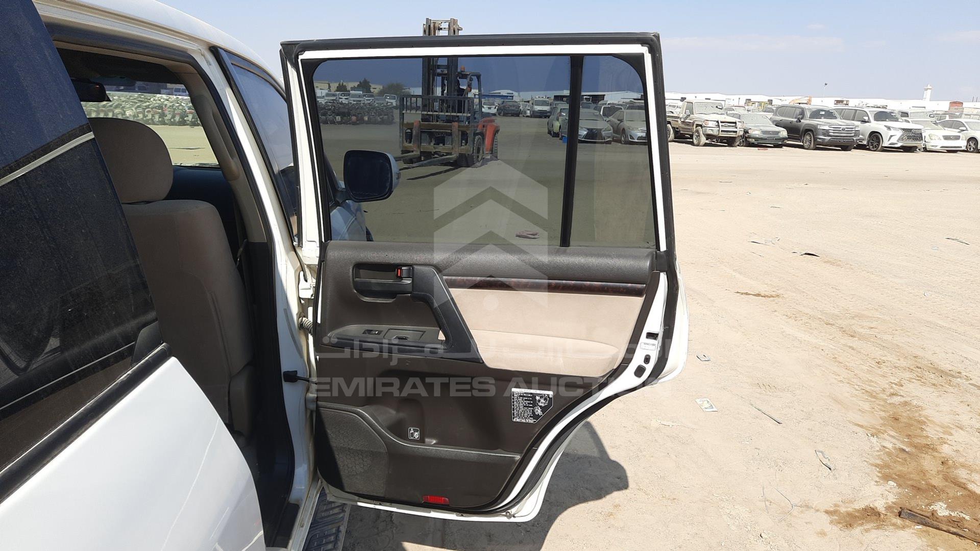 2009 TOYOTA LAND CRUISER VIN: JTMHU09J195011270