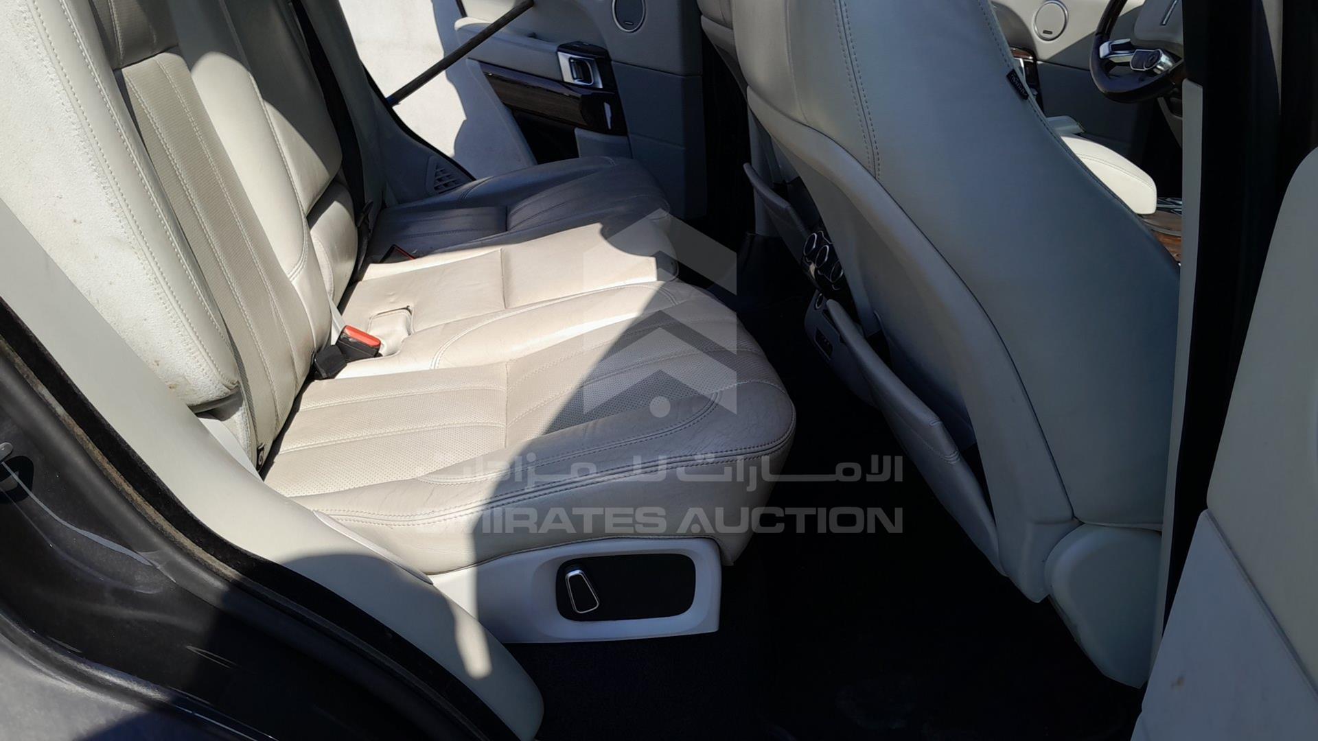 2014 RANGE ROVER VOGUE VIN: SALGA2EF8DA121114