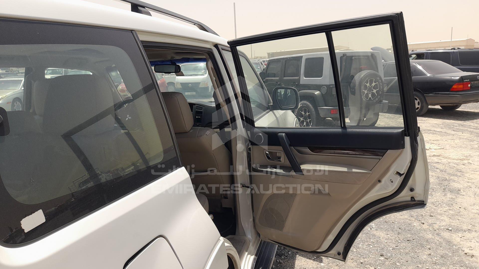 2013 MITSUBISHI PAJERO VIN: JMYLYV97WDJ704803