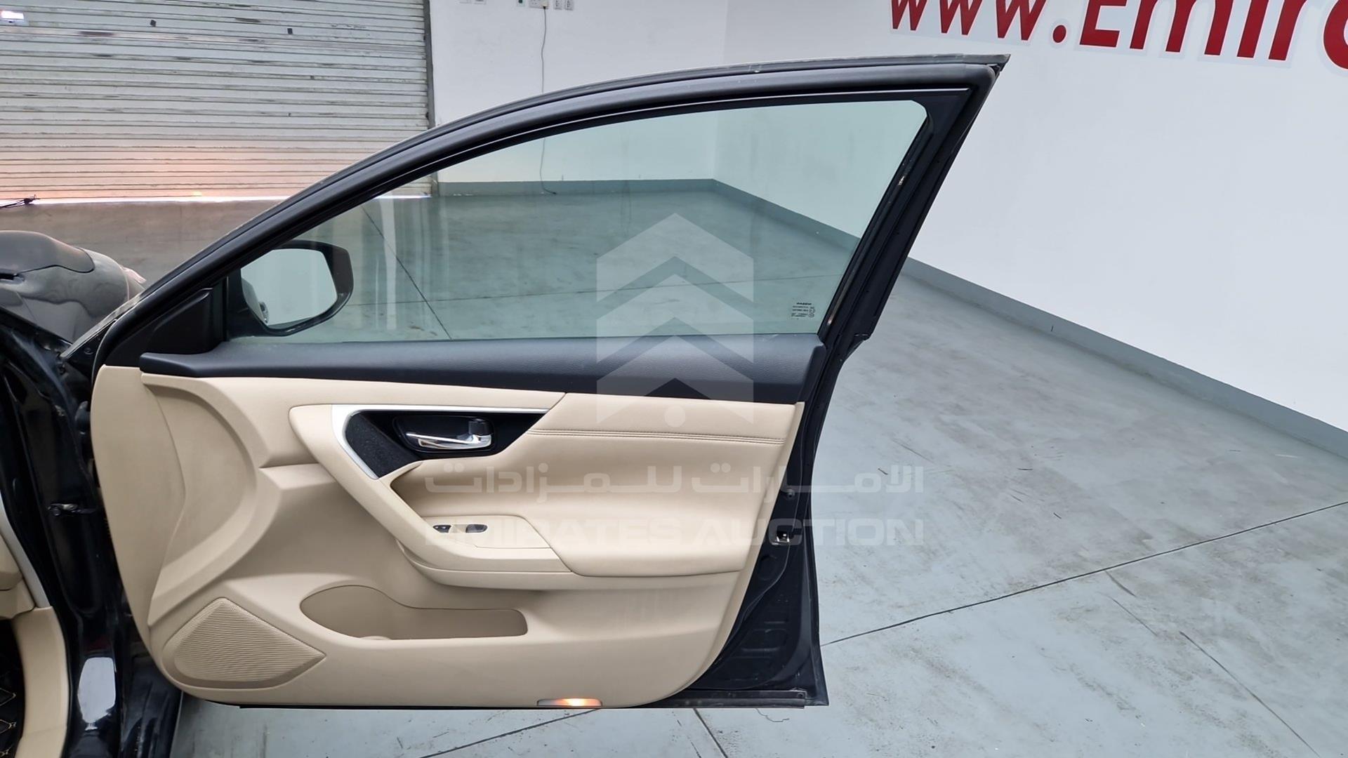 2017 NISSAN TEANA VIN: LGBF5AE01HR305842