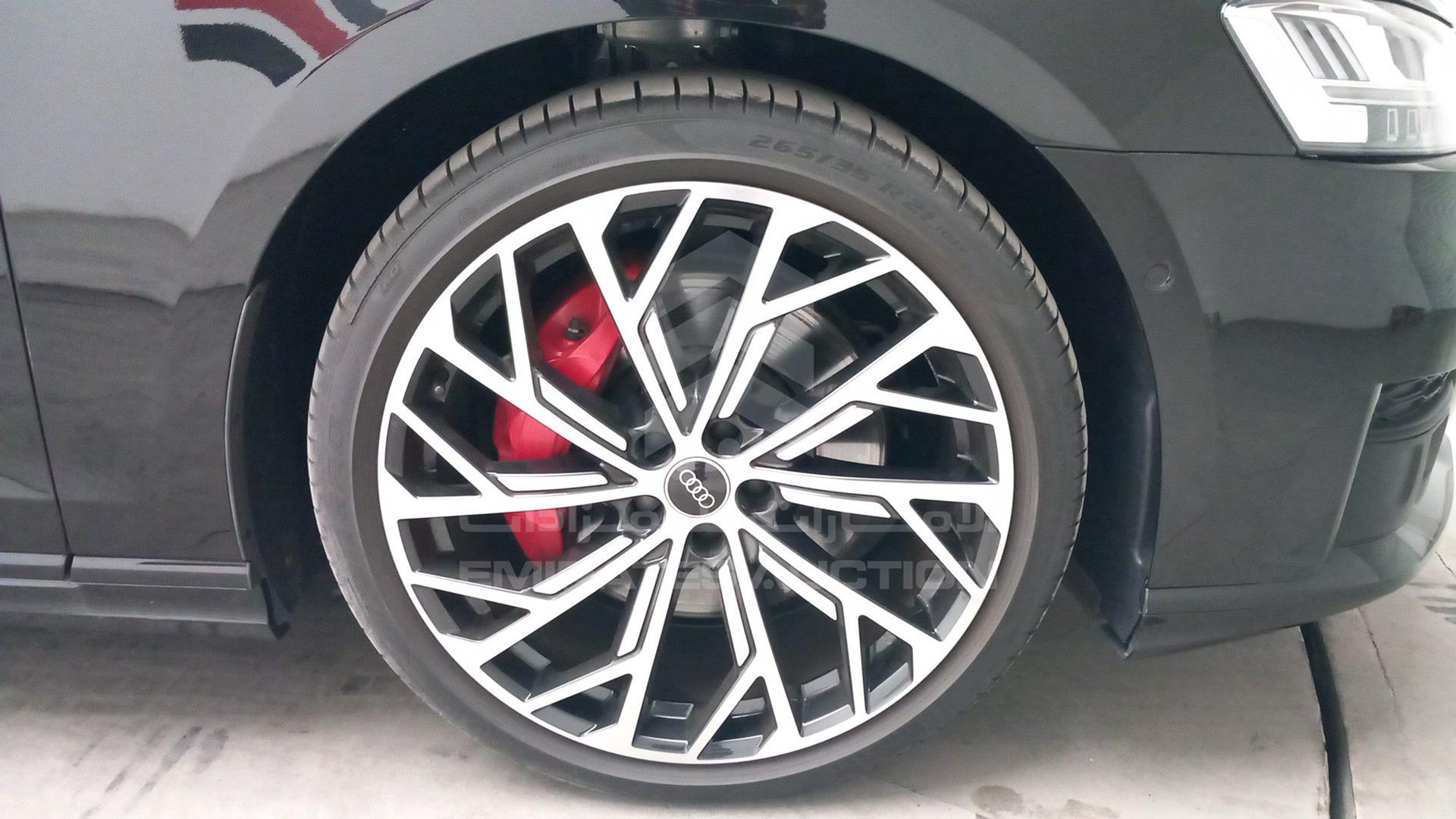 2021 AUDI A8 L VIN: WAUZZZF85MN018708