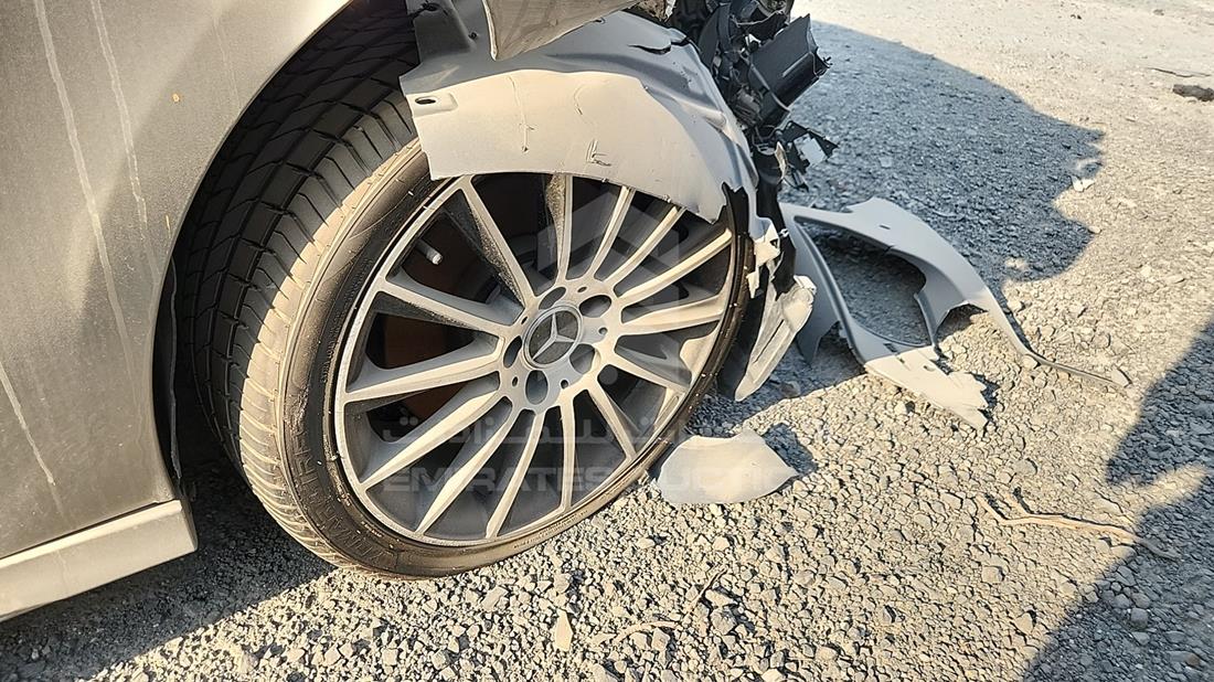 مرسيدس A220 2019 — الإطار الأمامي الأيمن — صورة 27