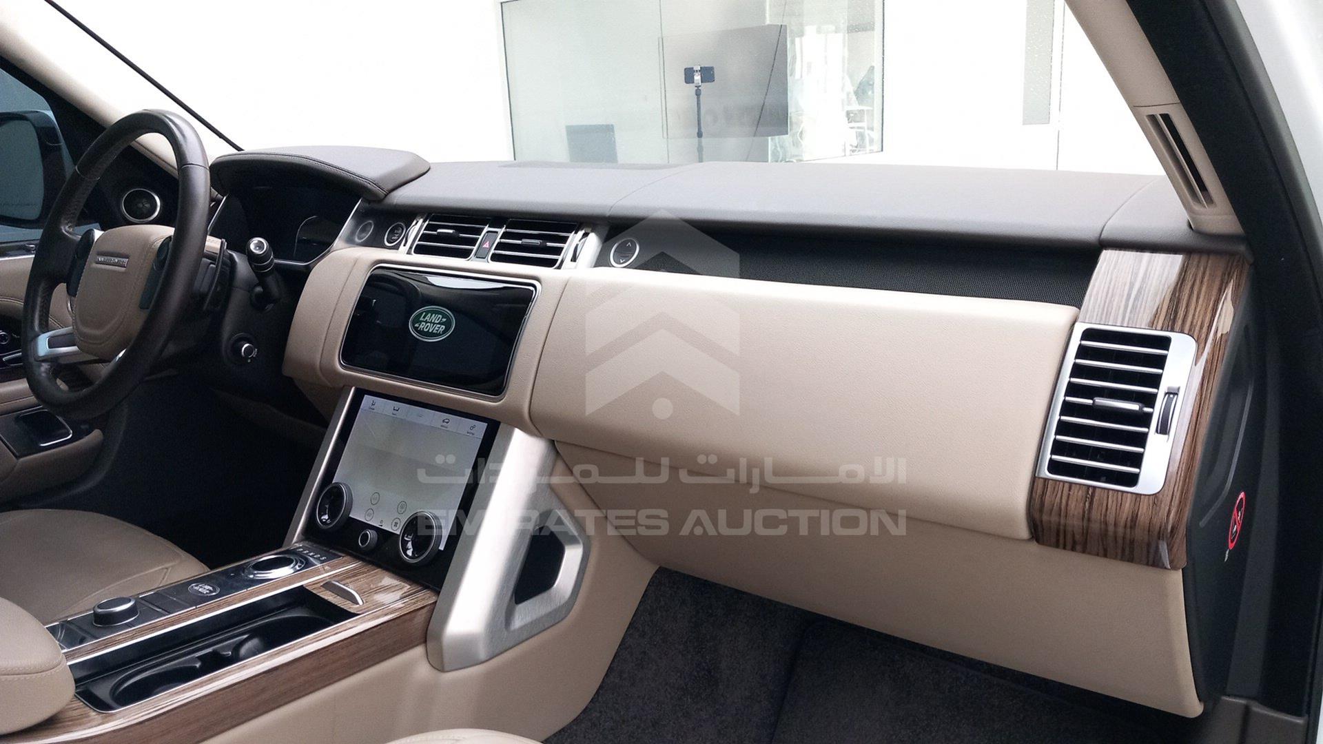 2018 RANGE ROVER HSE VIN: SALGA2BVXJA395227
