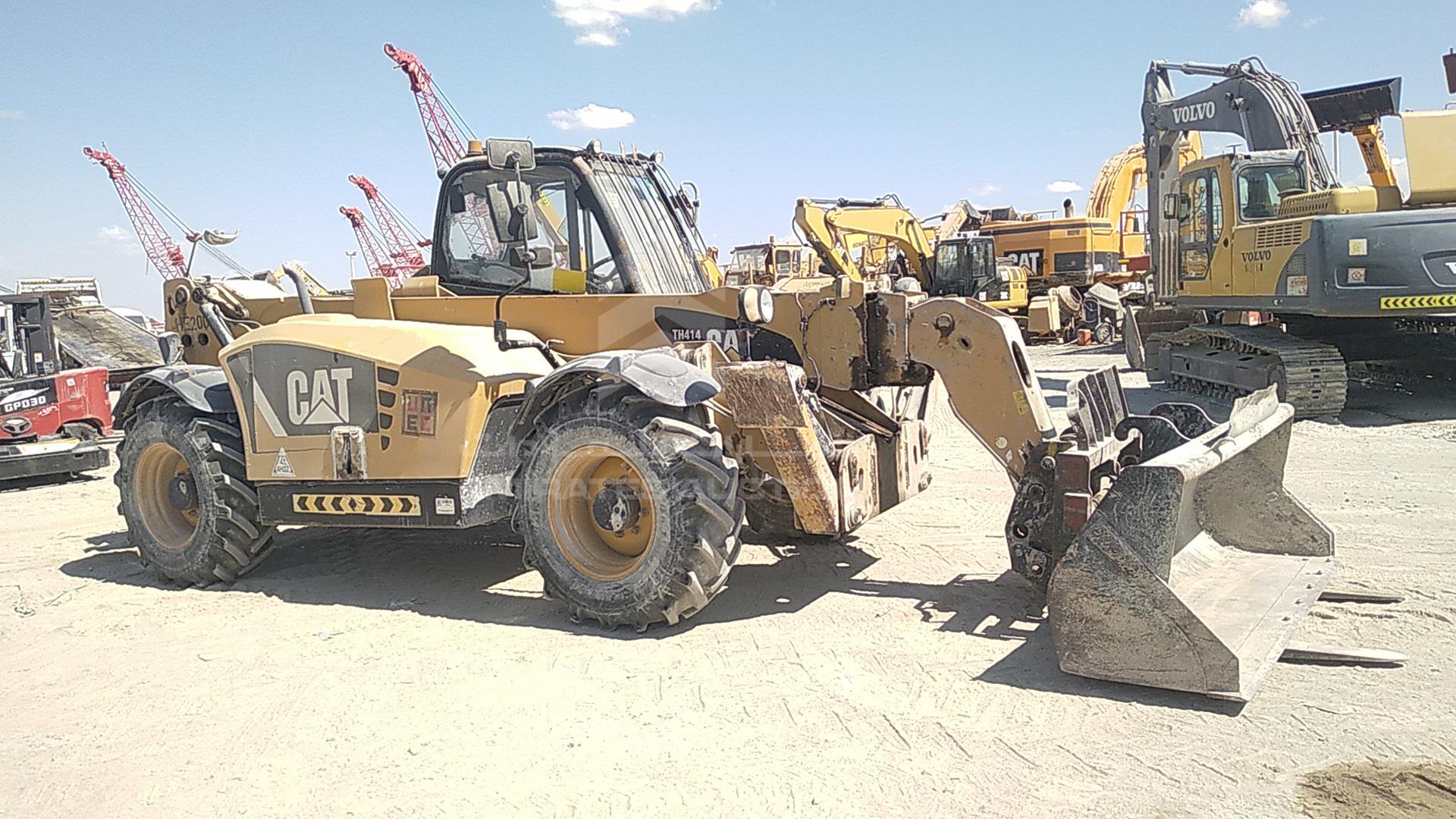2014 CATERPILLAR TH414 VIN: YC5000000TBZ00900