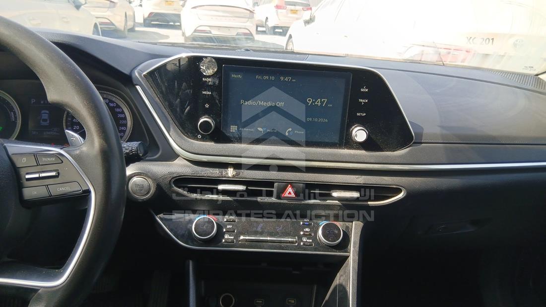 2021 Hyundai Sonata Hybrid — Entertainment Systems & Camera Monitor & Navigation — Photo 17
