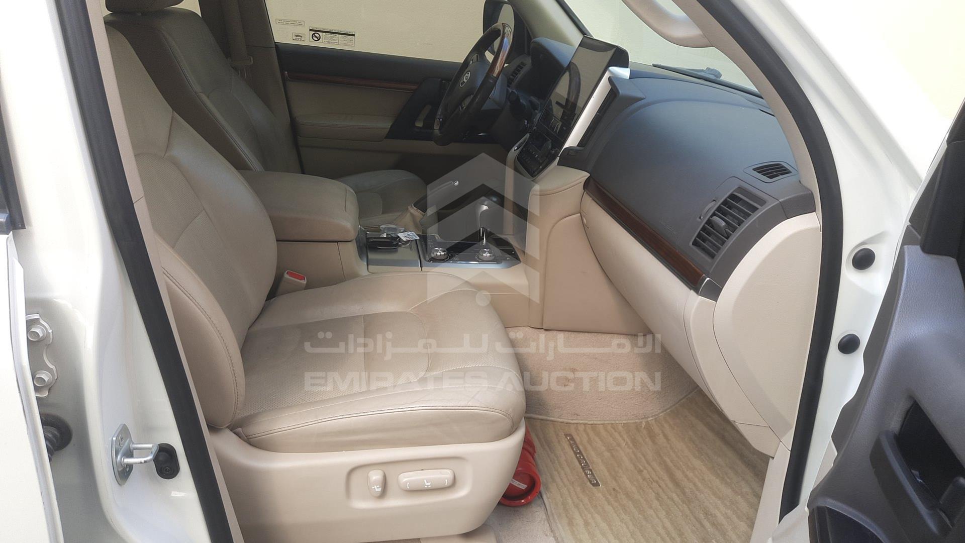 2018 TOYOTA LAND CRUISER VIN: JTMHU01J1J5143686
