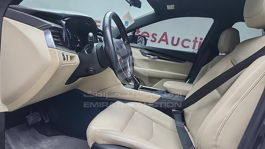 2017 Cadillac XT 5 — Front Left Driver Seat View — Photo 17