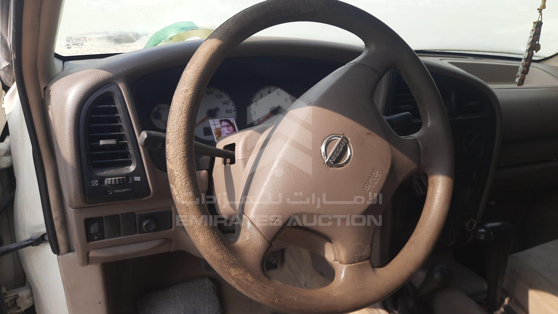 2002 NISSAN PATHFINDER VIN: JN8AR05Y52W520384