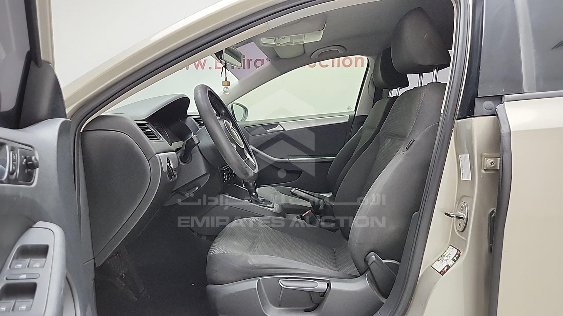 2014 VOLKSWAGEN JETTA VIN: WVWRV1AJ4EM215497