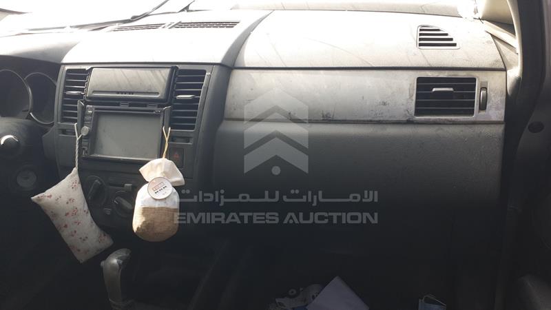 JN1CC13C76T003133 Auction: EmiratesAuction Lot: 409145 JN1CC13C76T003133 Nissan 2006 SILVER Photo 22