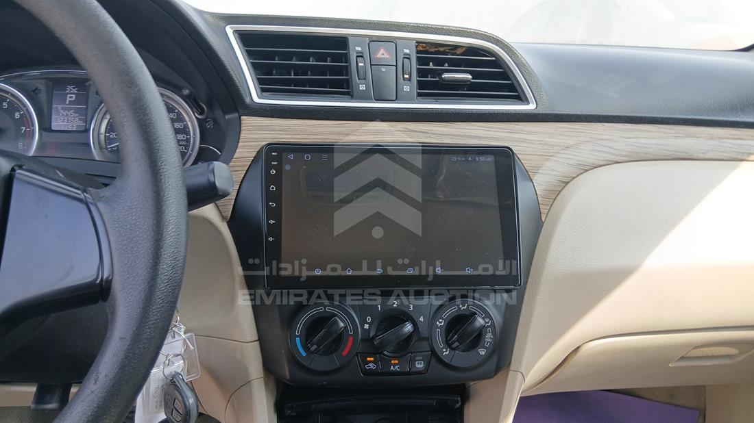 سوزوكي سياز 2023 — نظم الترفيه وكاميرا المراقبة والملاحة — صورة 17
