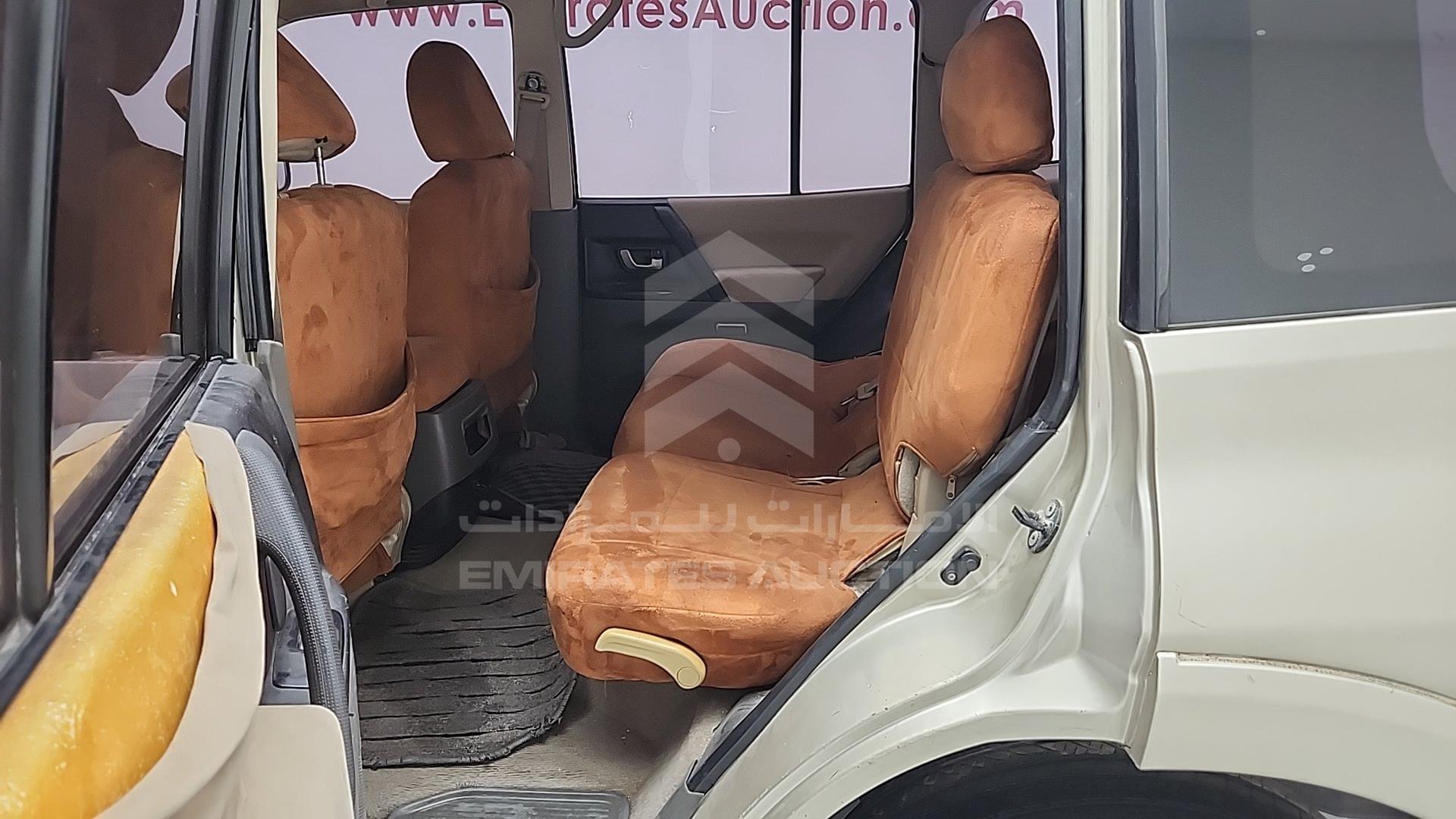 2007 MITSUBISHI PAJERO VIN: JMYLRV73W7J700766