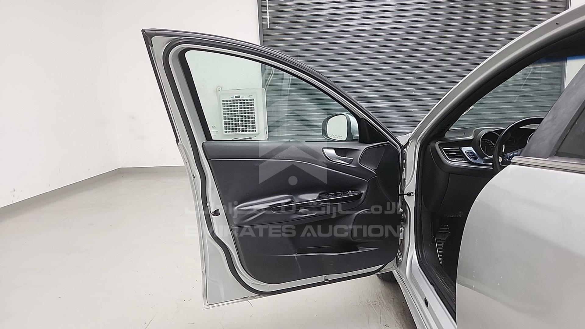 2014 ALFA ROMEO GILULIETTA VIN: ZARCABCA0E7216185
