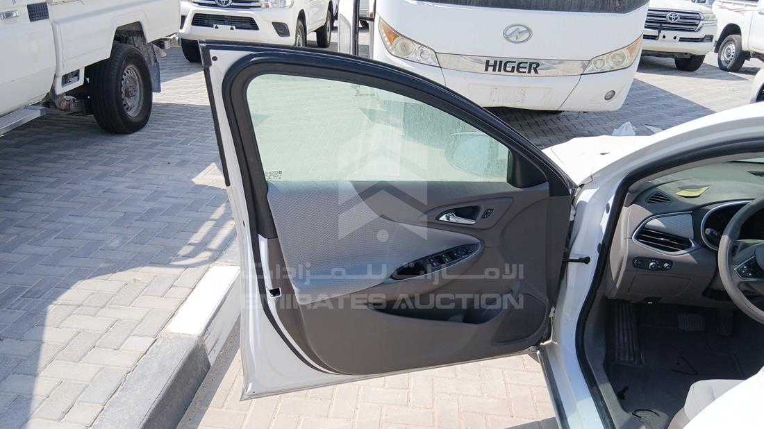 2019 Chevrolet Malibu — Front Left Door — Photo 10