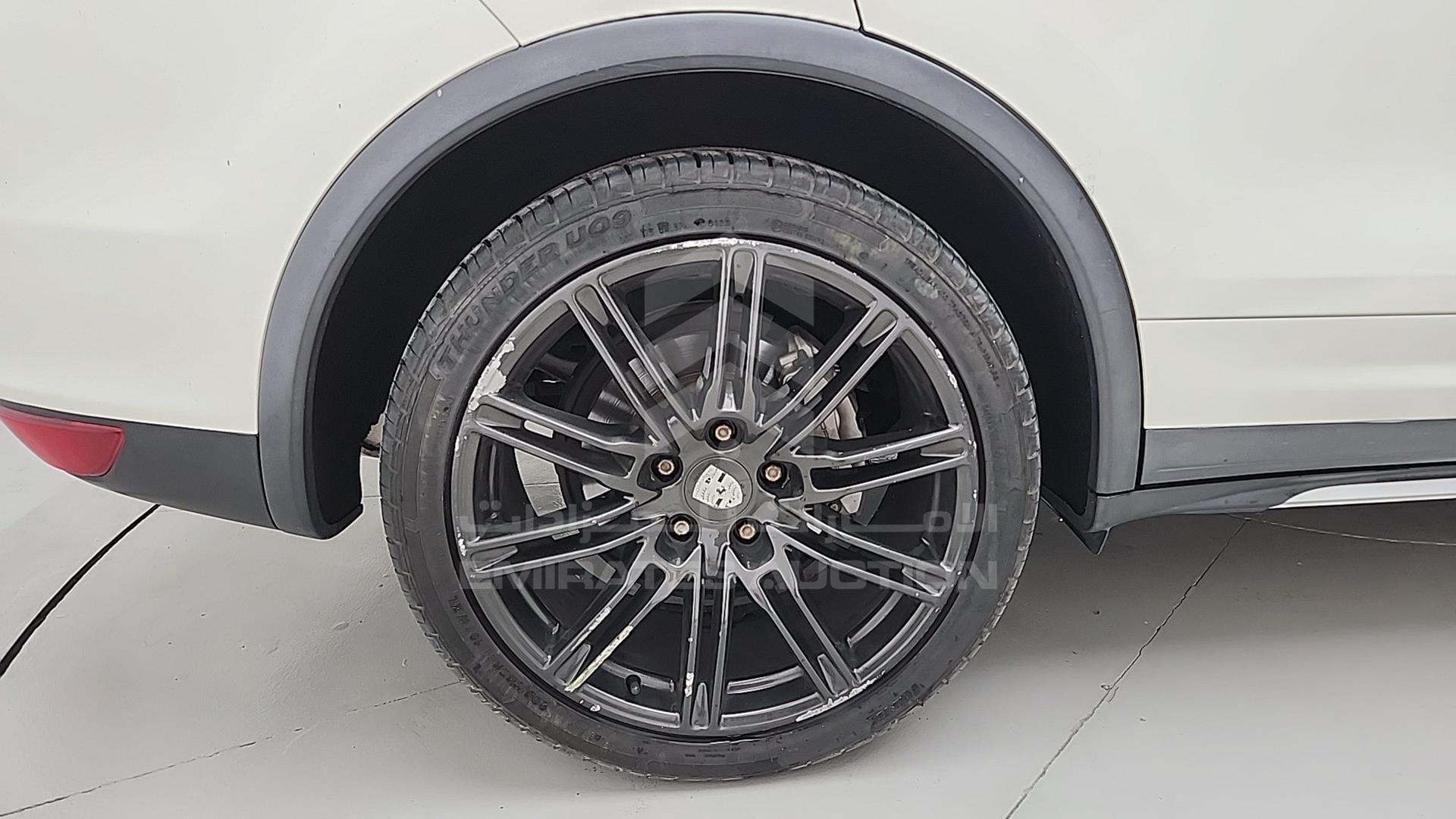 2011 PORSCHE CAYENNE VIN: WP1ZZZ92ZBLA41361