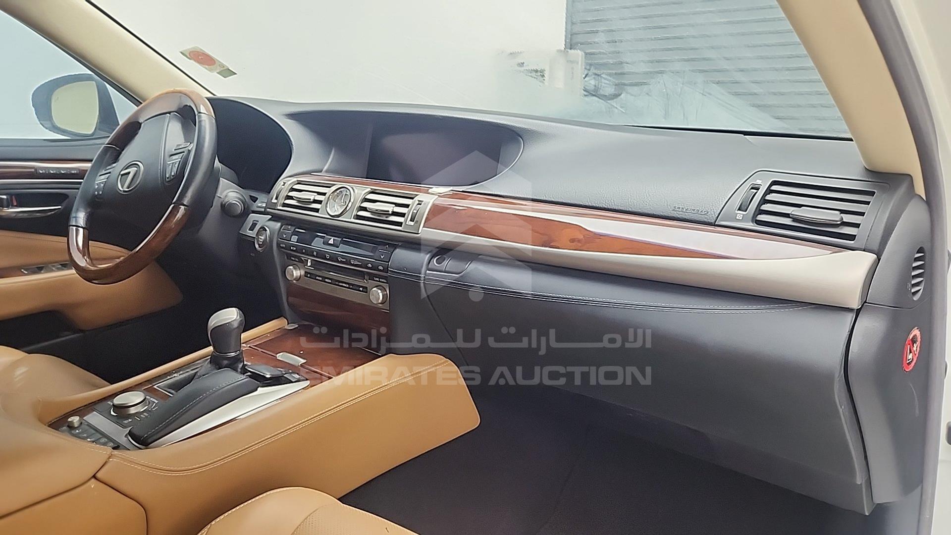 2014 LEXUS LS 460 L VIN: JTHGL46F7E5053585