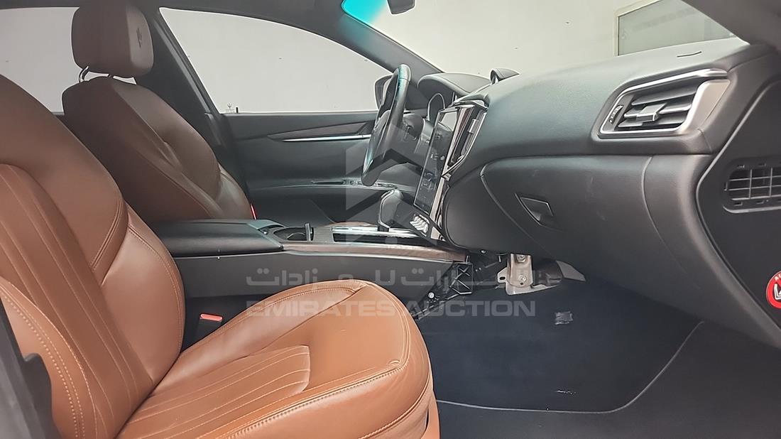 2014 Maserati Ghibli — Front Right Passenger Seat View — Photo 25