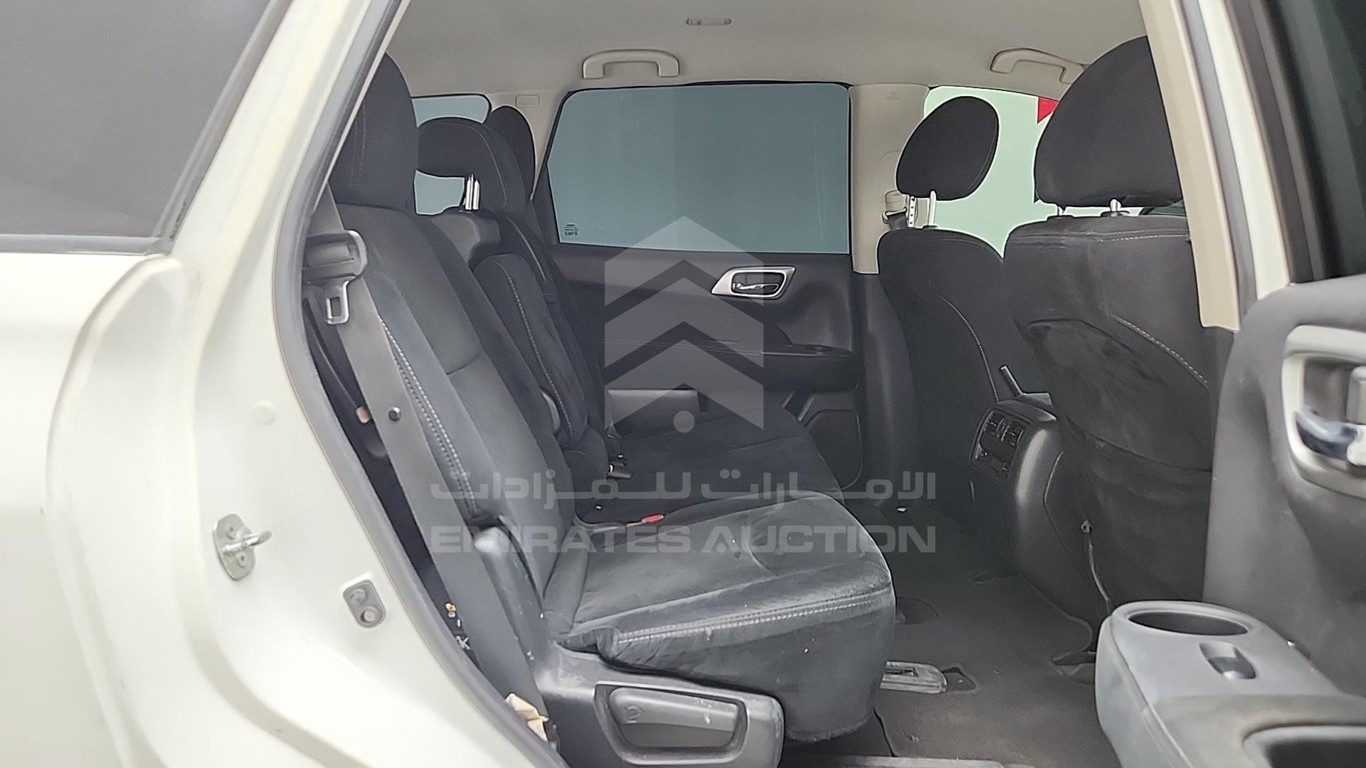 2015 NISSAN PATHFINDER VIN: 5N1AR2MN2FC708216