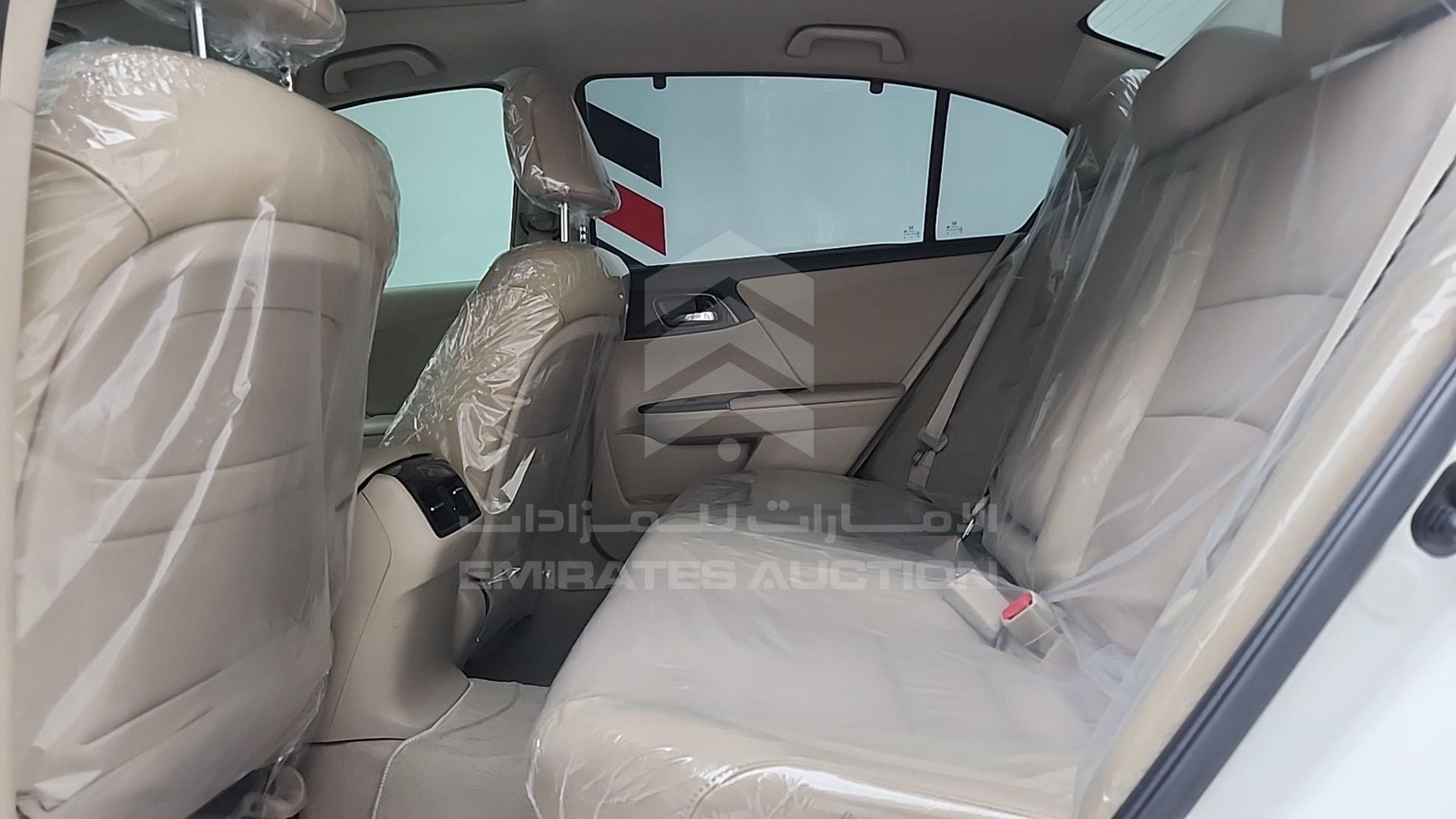 2016 HONDA ACCORD VIN: LUCCR3668G3400375