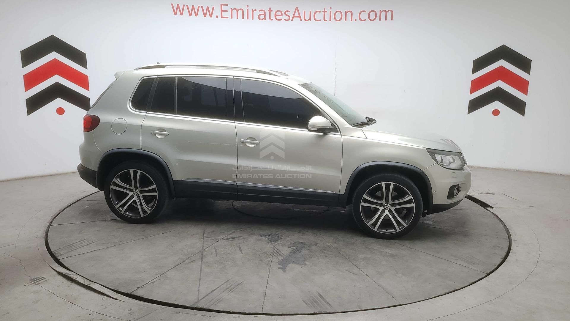 2016 VOLKSWAGEN TIGUAN VIN: WVGDE2AX1GW544858