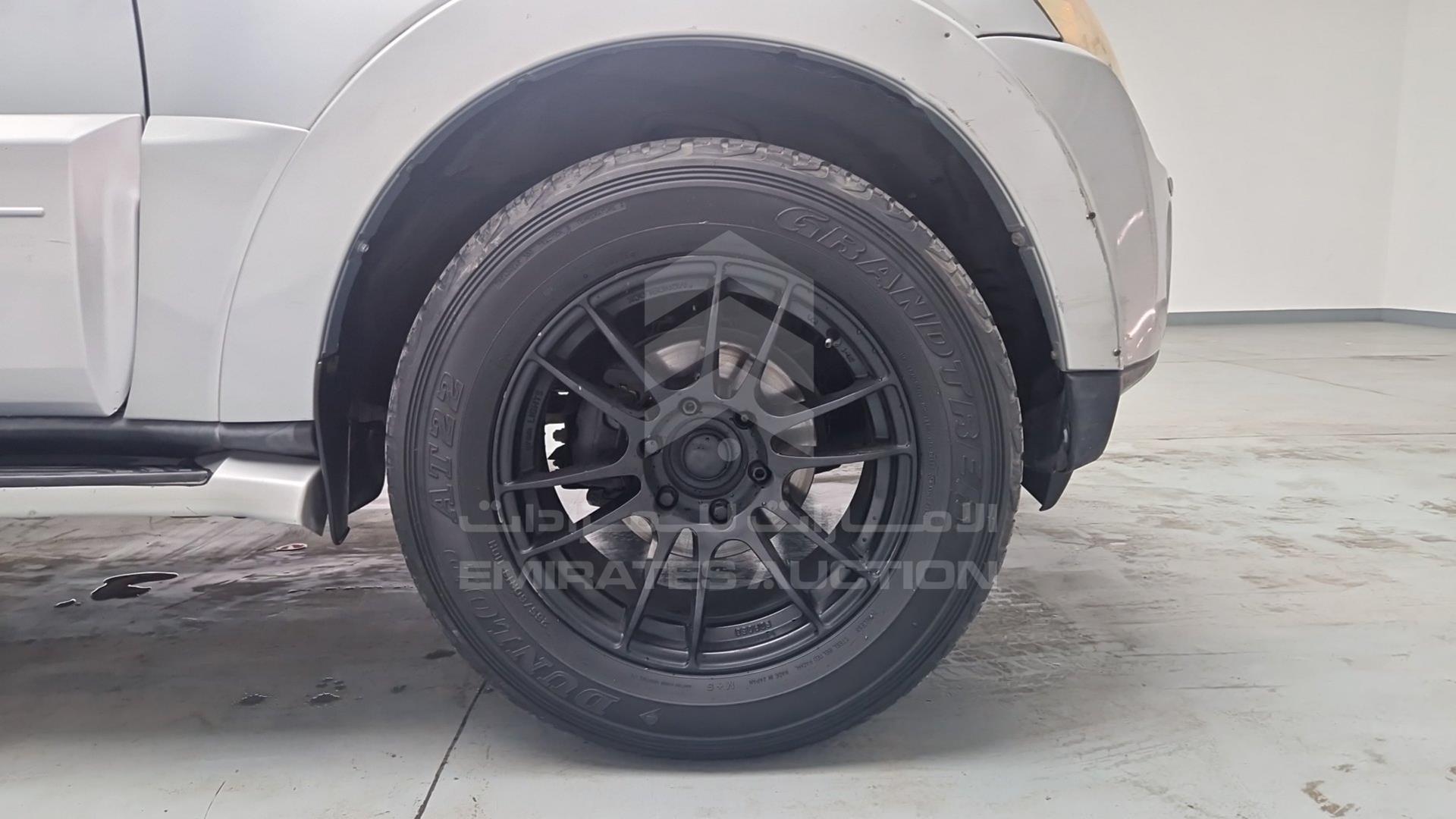 2009 MITSUBISHI PAJERO VIN: JMYMYV87W9J702367