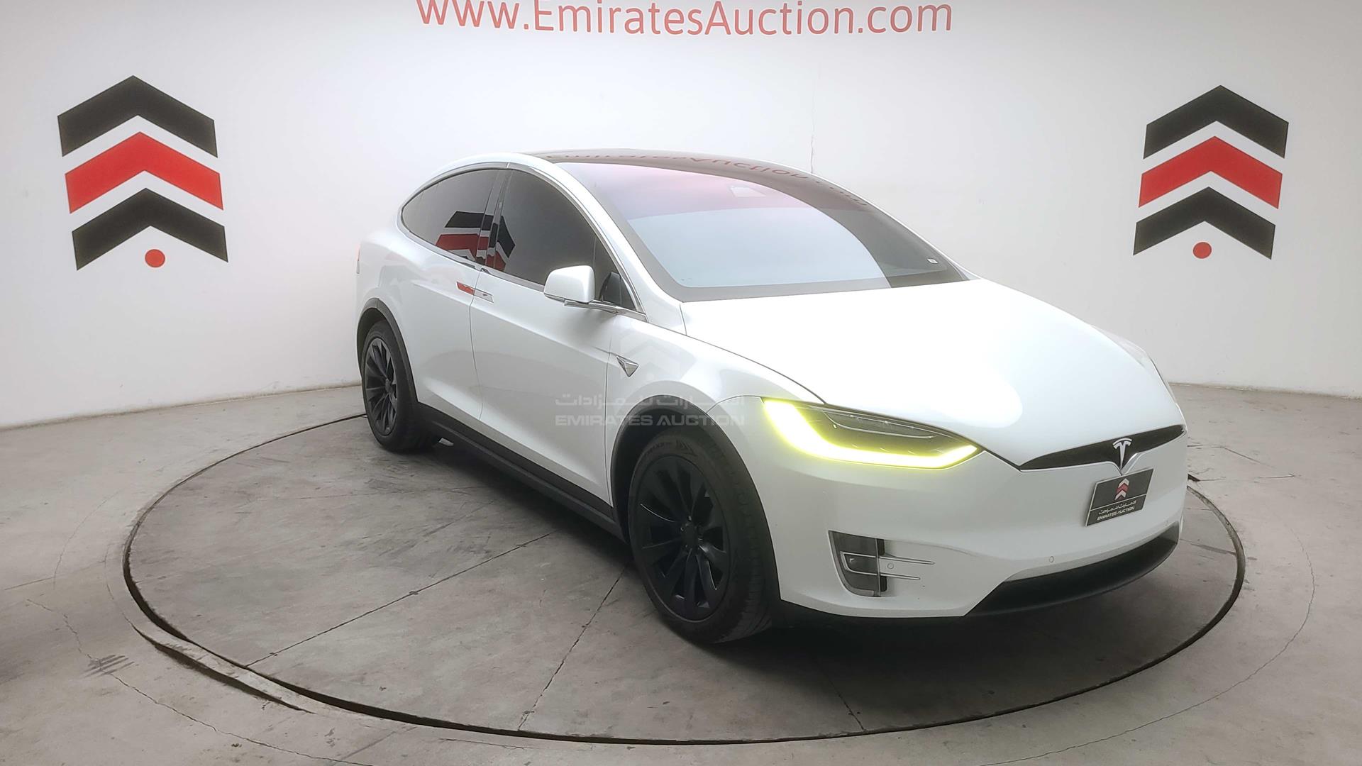 2018 TESLA MODEL X VIN: 5YJXCCE27JF116185