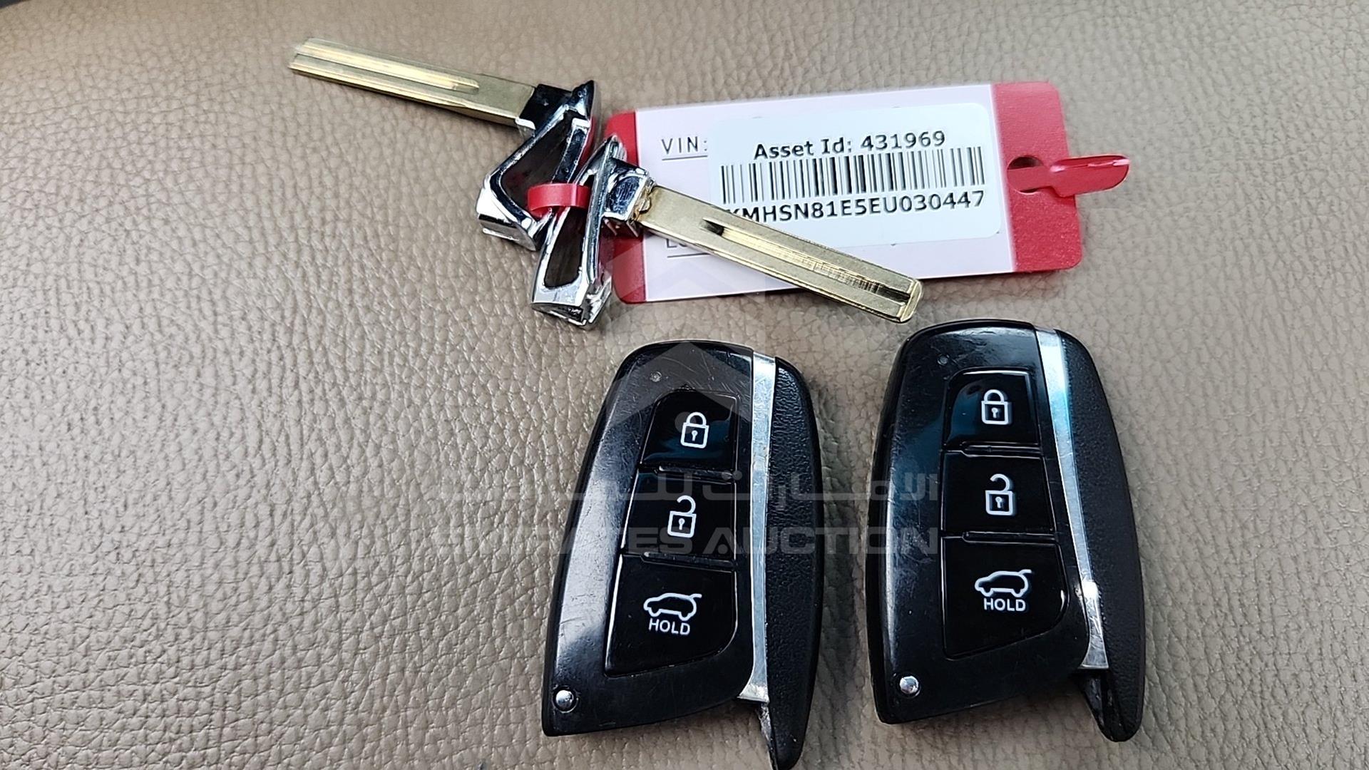 2014 HYUNDAI SANTA FE VIN: KMHSN81E5EU030447