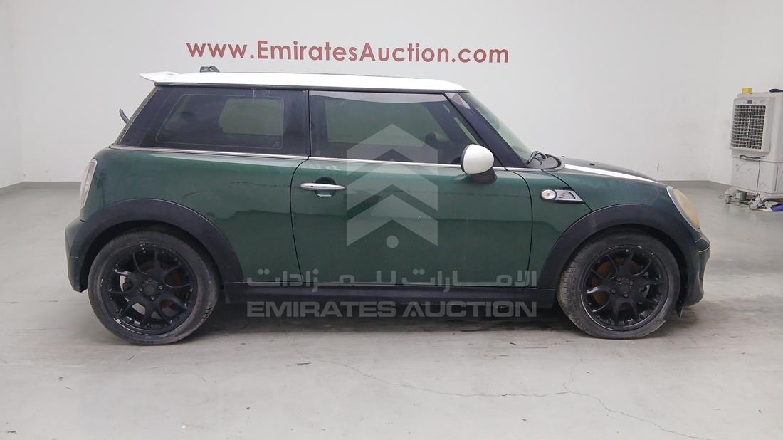 2011 Mini Cooper S — Front Right Angle — Photo 13