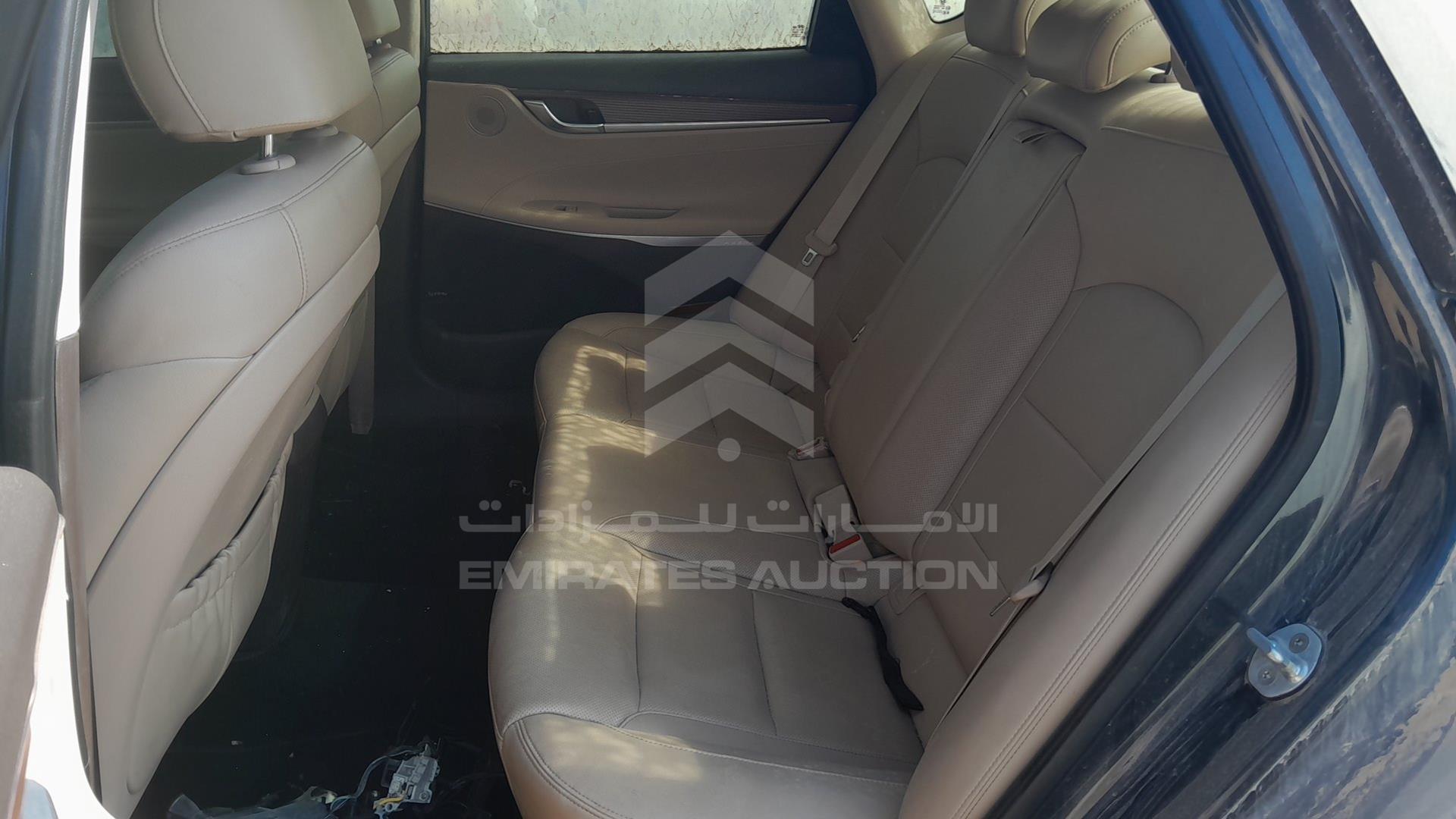 2018 HYUNDAI AZERA VIN: KMHF341F6JA182385