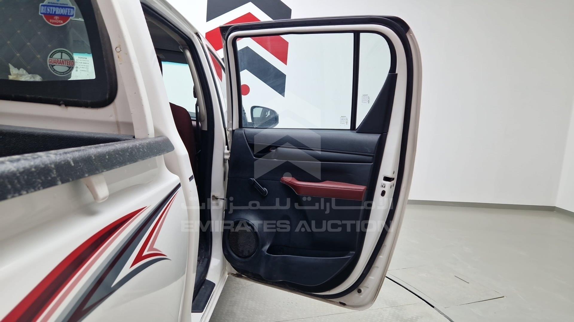 2022 TOYOTA HILUX VIN: MR0DX9CD6N2646012