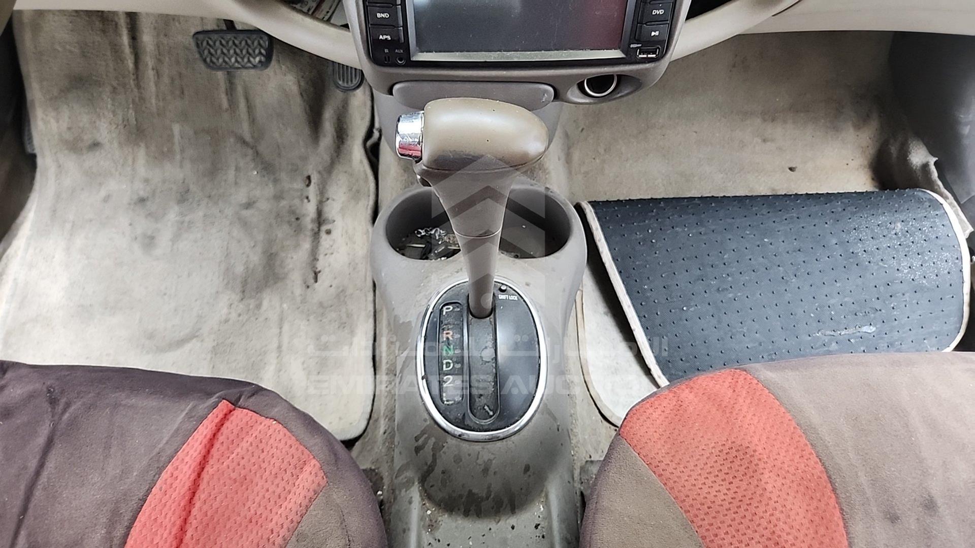 2005 TOYOTA ECHO VIN: JTDBW123050082422