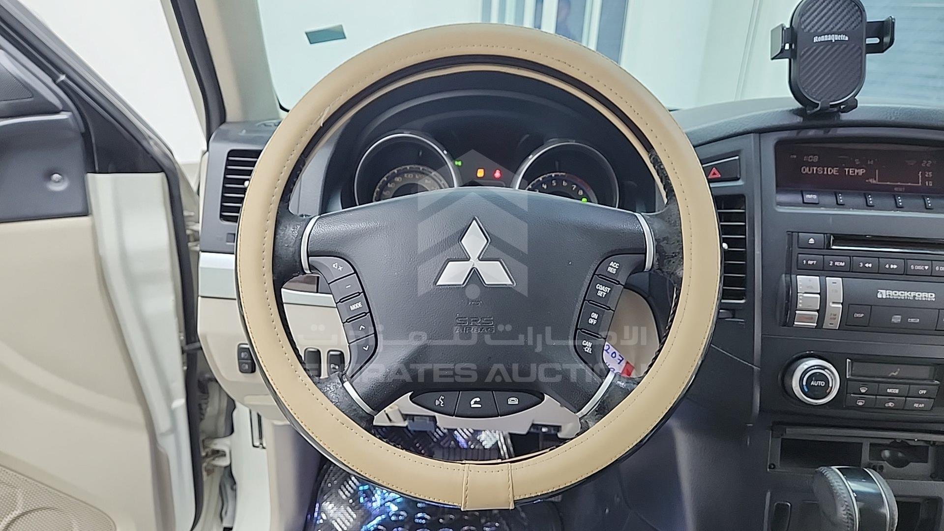 2010 MITSUBISHI PAJERO VIN: JMYLRV95WAJ716207