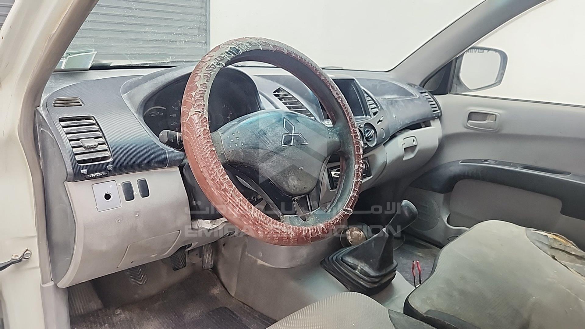 2013 MITSUBISHI PICK UP VIN: MMBJNKA50DD018547
