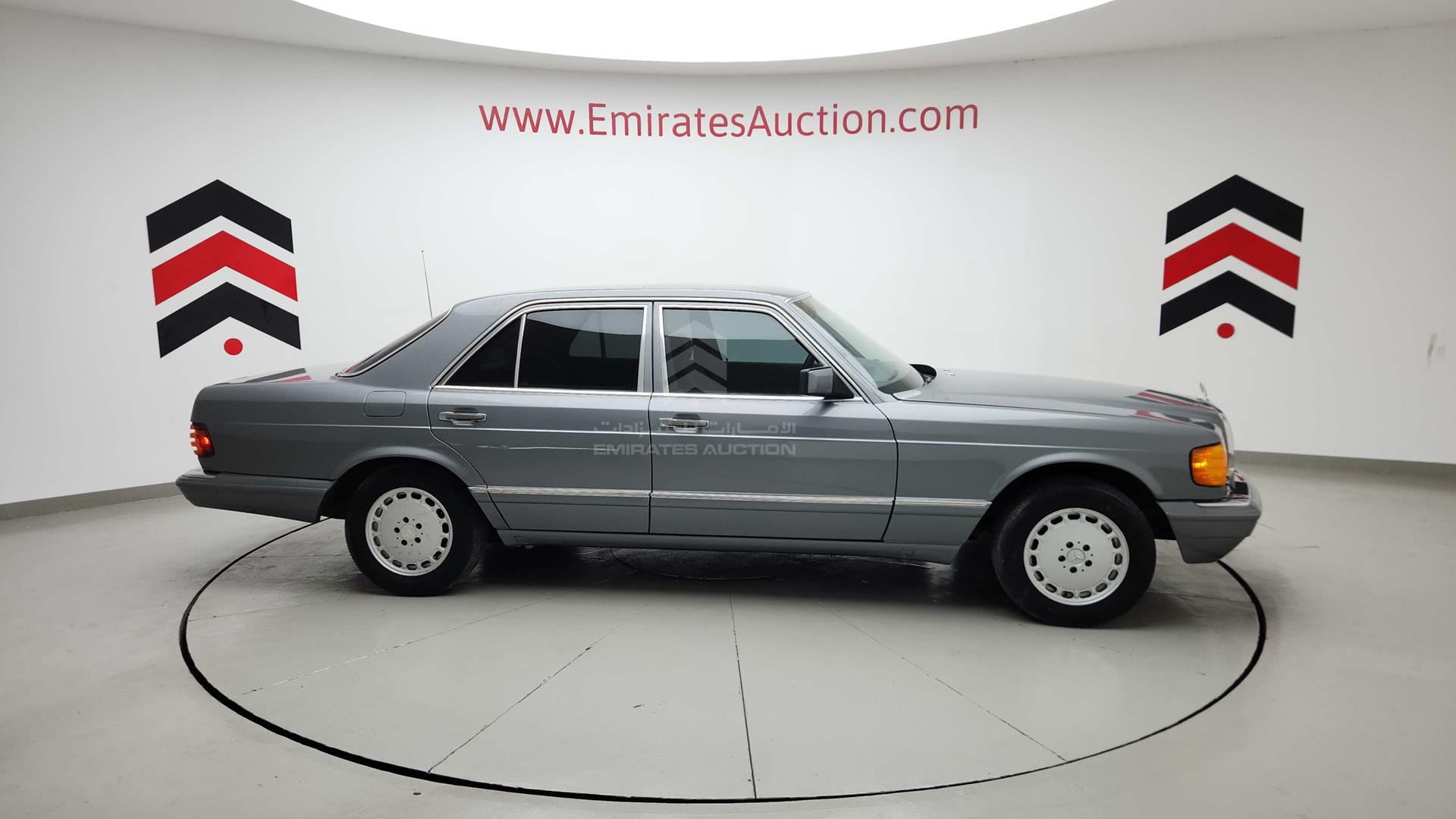 1989 MERCEDES 300 VIN: WDBCA24D0KA438919