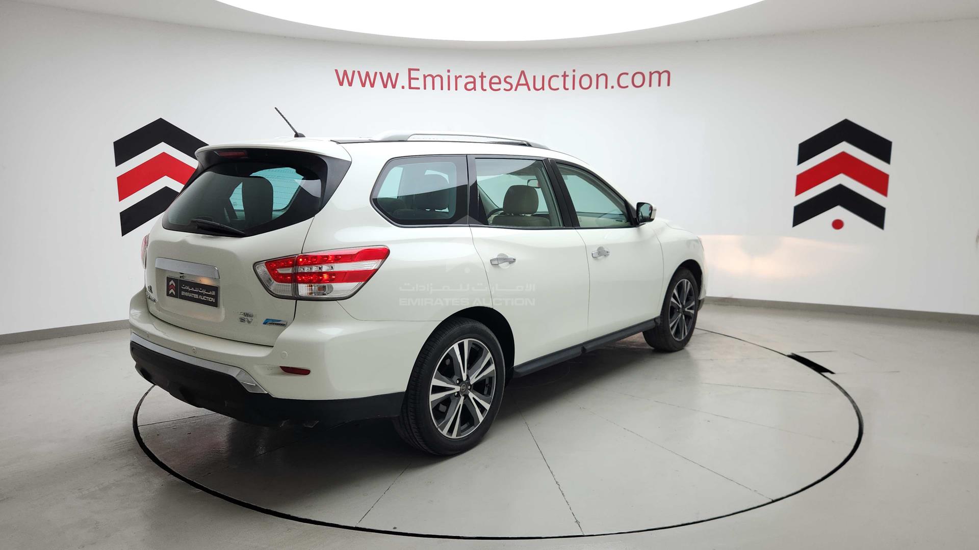 2018 NISSAN PATHFINDER VIN: 5N1CR2M88JC600372