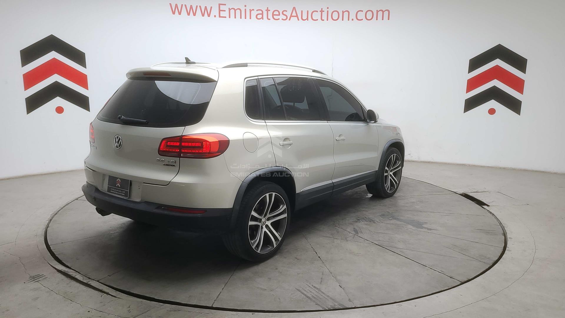 2016 VOLKSWAGEN TIGUAN VIN: WVGDE2AX1GW544858