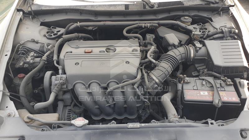 JHMCP26328C404867 Auction: EmiratesAuction Lot: 412009 JHMCP26328C404867 Honda Accord 2008 SILVER Photo 32