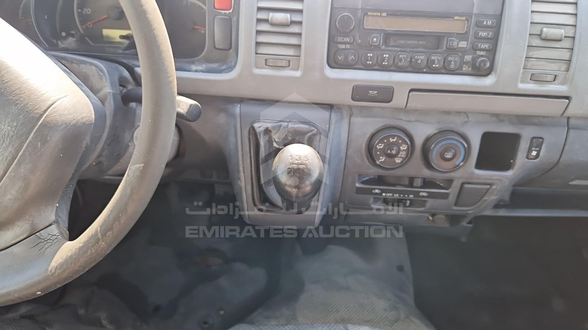 2011 TOYOTA HIACE VIN: JTGJX02P9B0040044