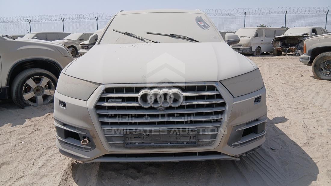 2016 Audi Q7 — Full Front View — Photo 1