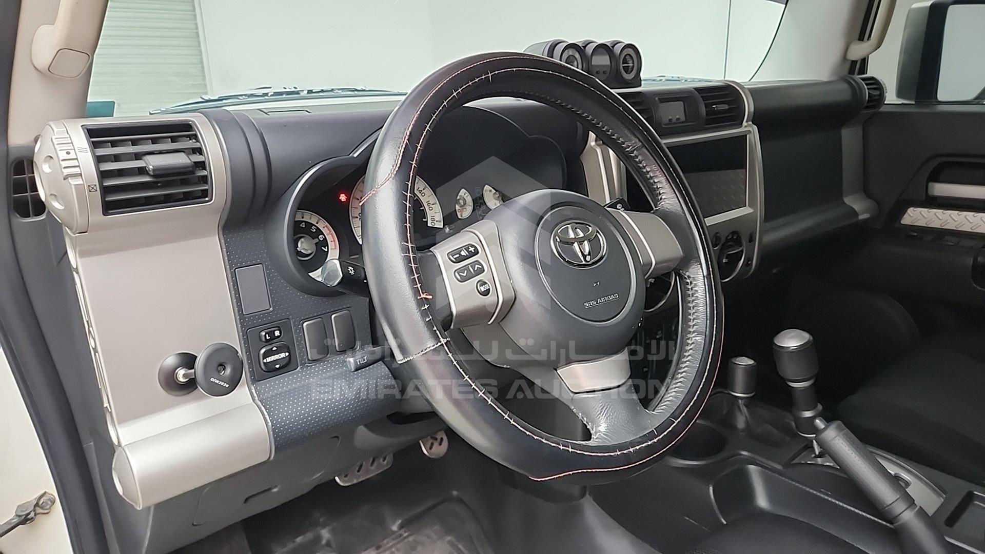 2008 TOYOTA FJ CRUISER VIN: JTEBU11F18K035244