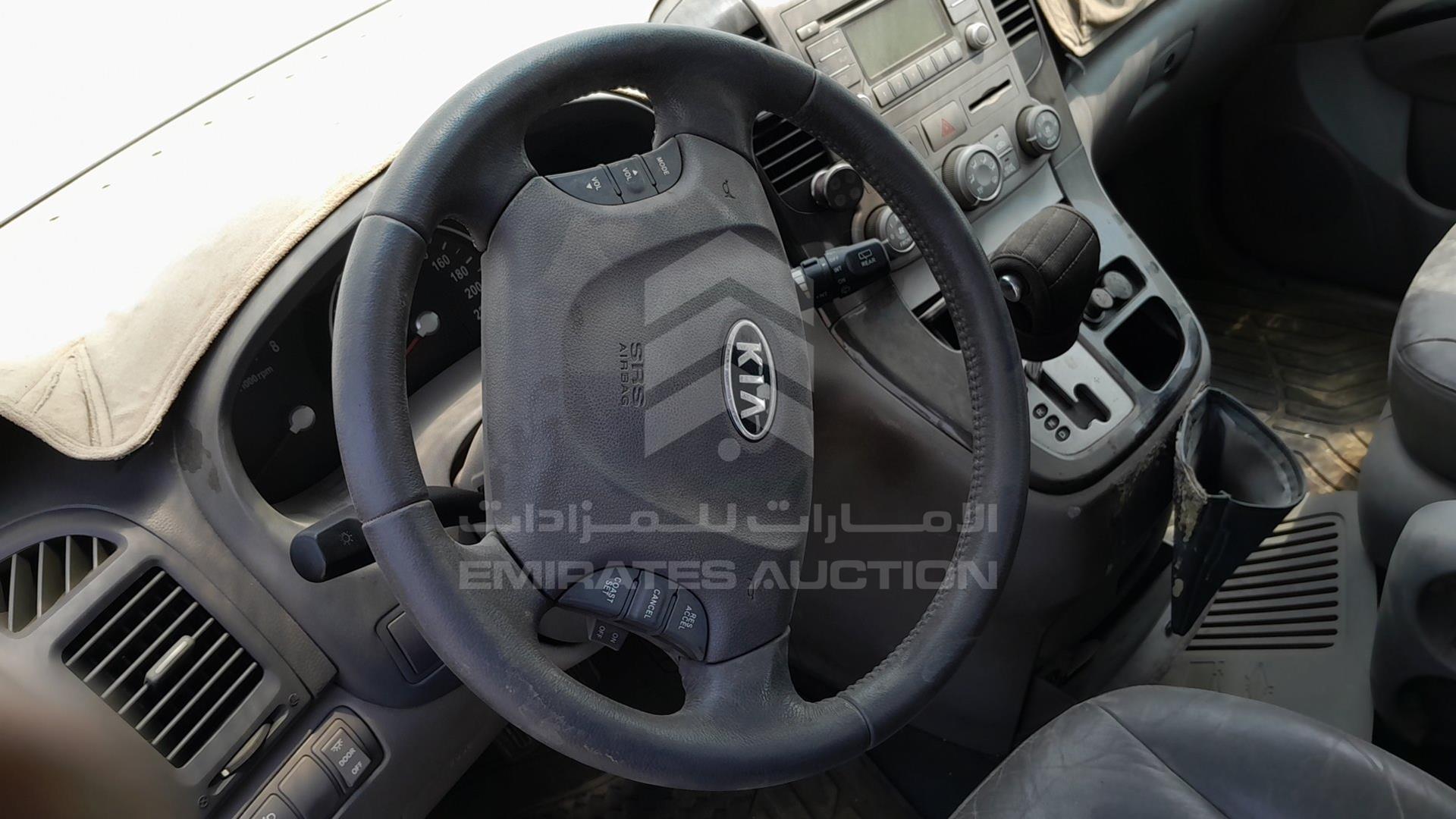 2011 KIA CARNIVAL VIN: KNAMH8172B6368472