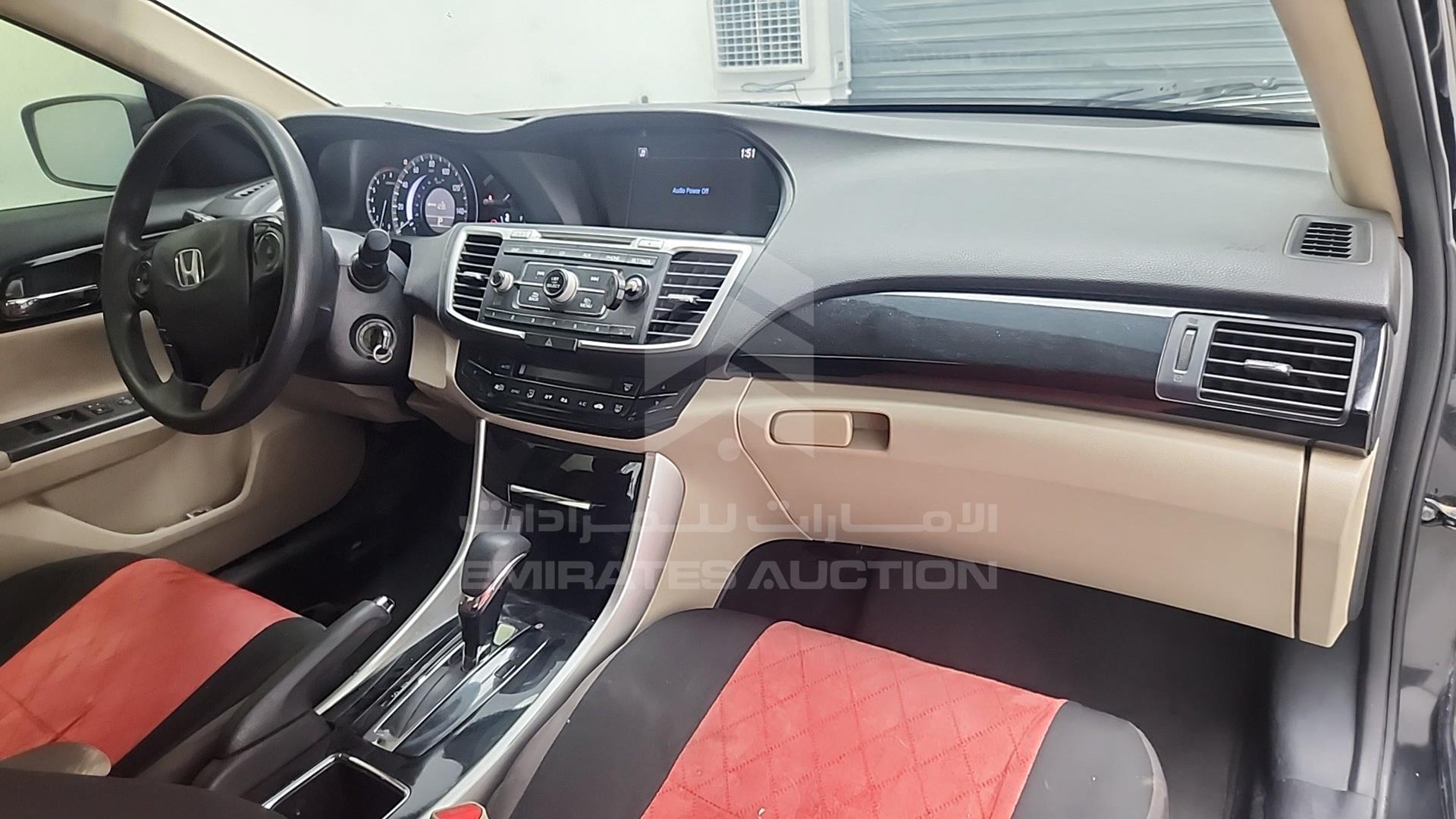 2017 HONDA ACCORD VIN: 1HGCR2F39HA102131