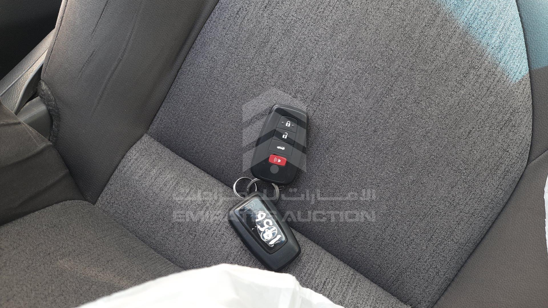 2019 TOYOTA CAMRY VIN: JTNB29HK4K3027180