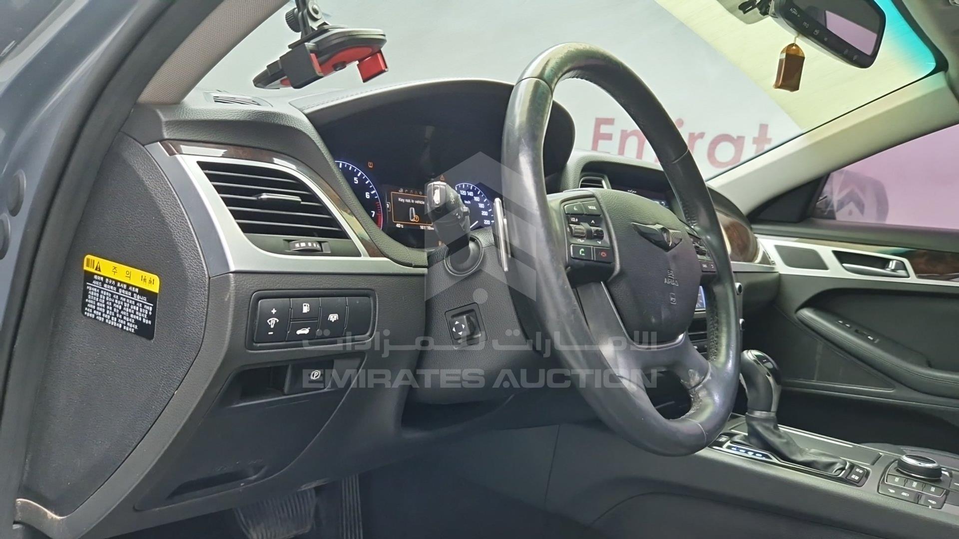2016 HYUNDAI GENESIS VIN: KMHGM41DDGU126104