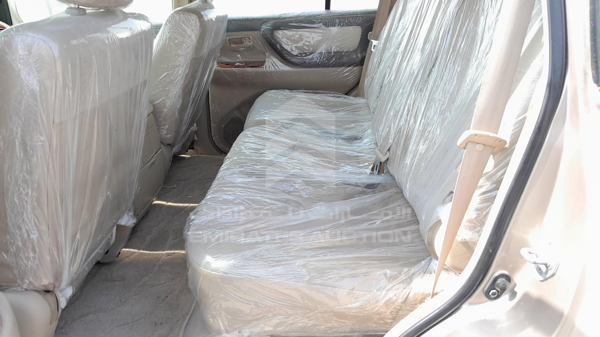2004 TOYOTA LAND CRUISER VIN: JTEHJ09JX45090001