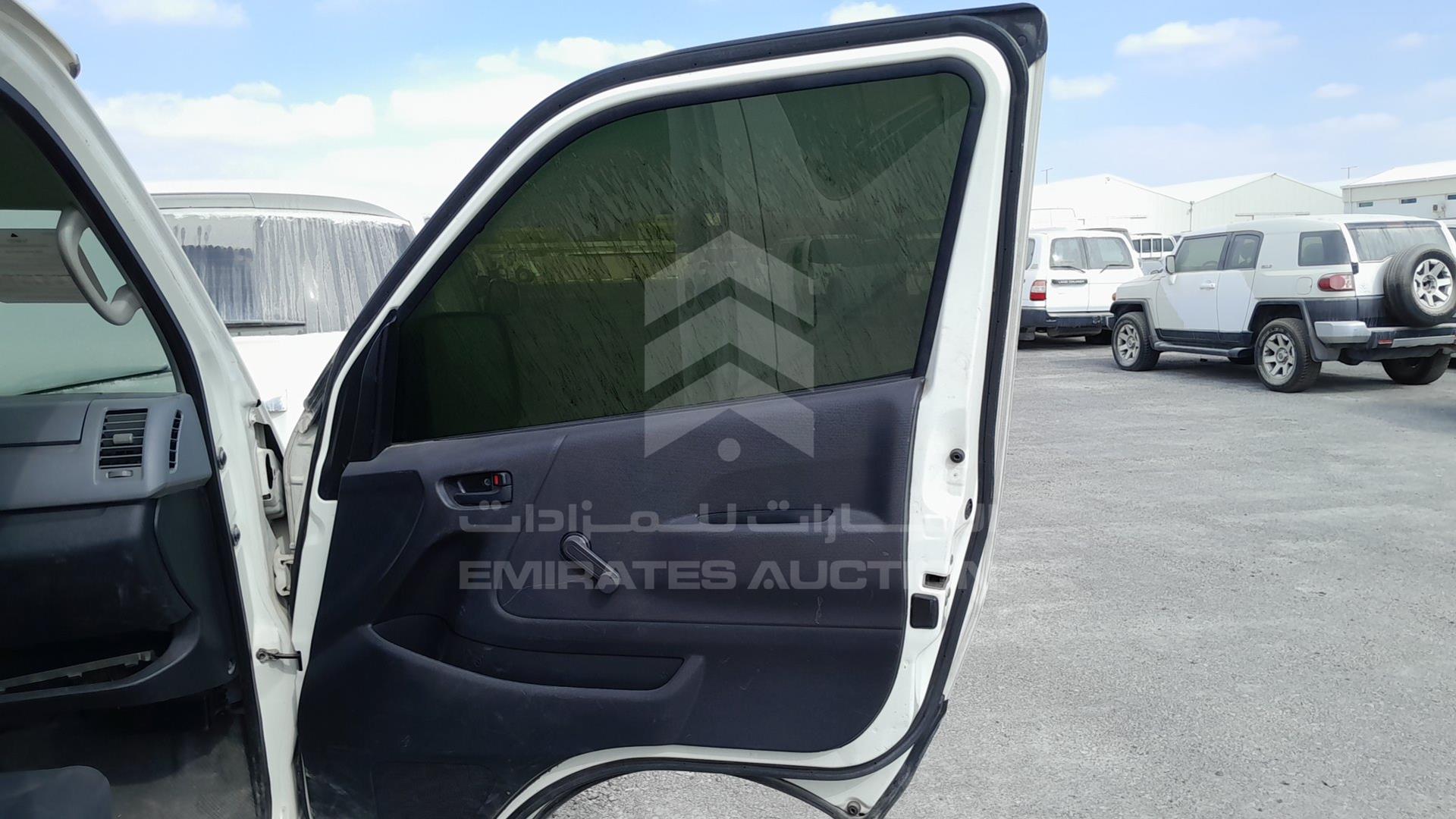 2013 TOYOTA HIACE VIN: JTGJX02P6D0046015