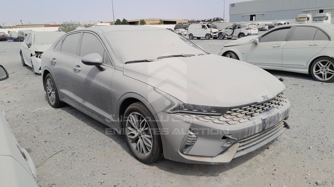 2022 Kia K5 — Front Right Angle — Photo 9